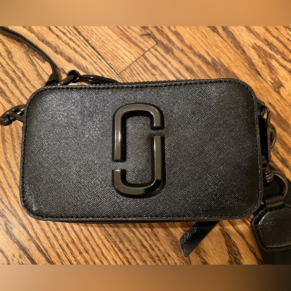 BRAND NEW MARC JACOBS CAMERA BAG - Picture 2 of 5